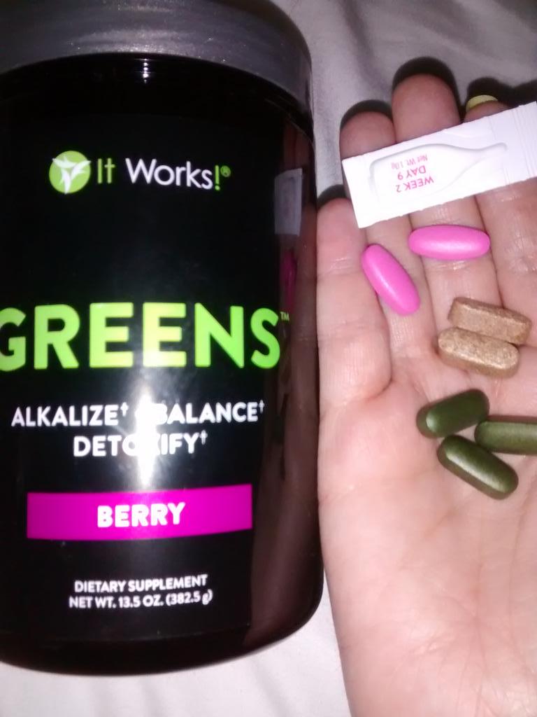 SMartySmile7's tweet photo. Daily must have for me! #betterhealth #feelgreat #detox #energy #alkalize #superiorvitamins #menopausalsupport http://t.co/WMHWO1B5PG