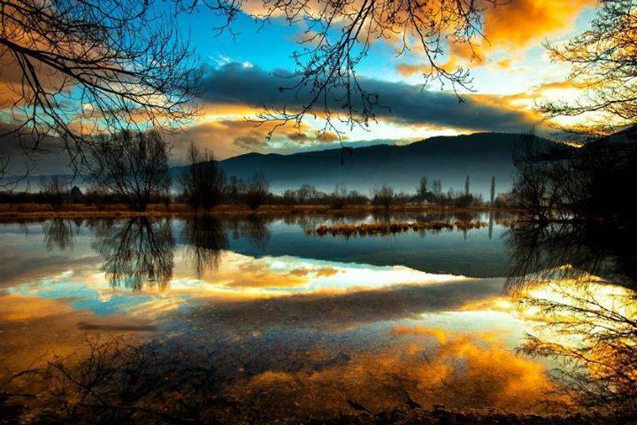 Yo sonrió porque hoy comienza un nuevo día, Yo sonrió porque la vida no termina y sé que todo lo mejor esta por venir