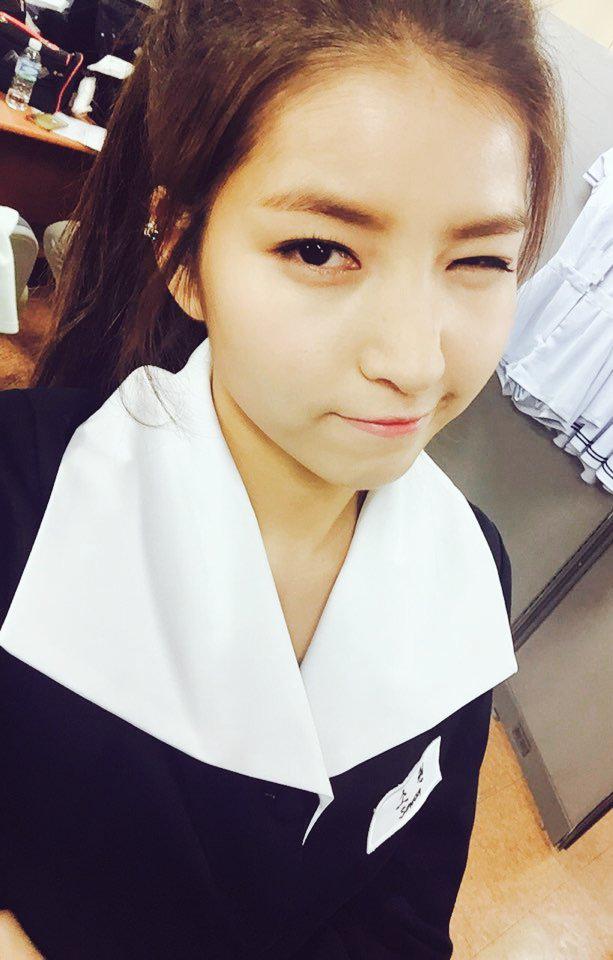 GFRDofficial's tweet photo. #여자친구 #GFRIEND 여친이들 나오는 추석특집방송 즐겁게들 보셨나요? 아쉬워 하고 계실 팬 여러분들 위해 사진 몇장 더 보내드려요♡ 남은 연휴 즐겁게 마무리 하세요!^^ http://t.co/IG4oOjoiby