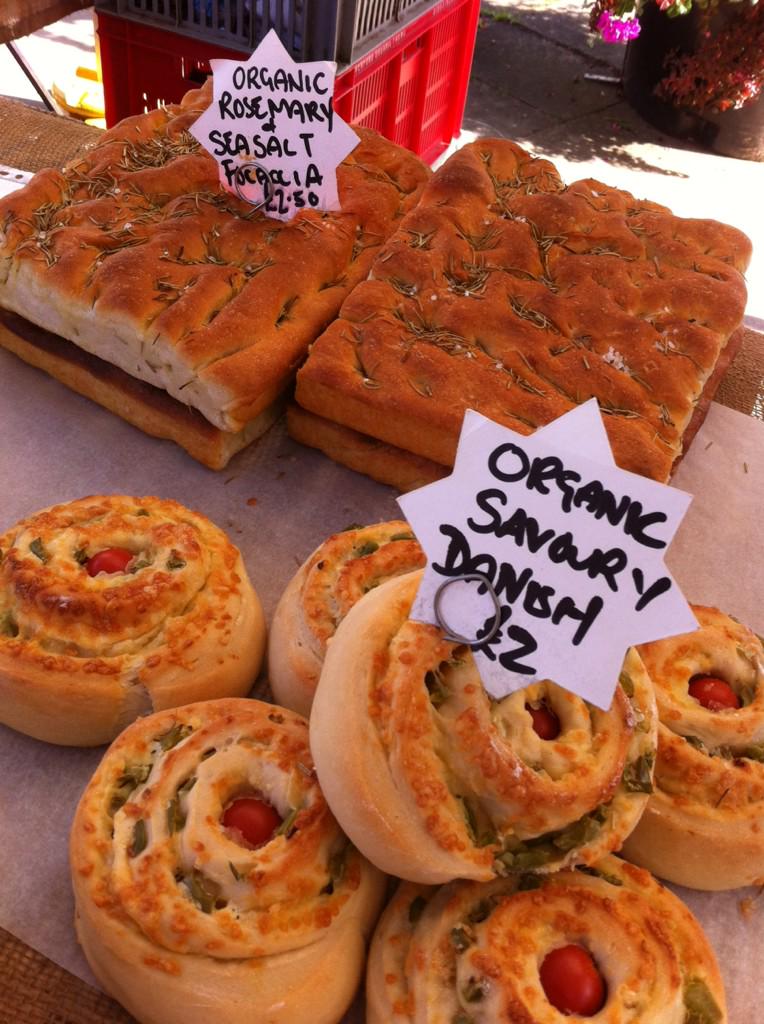 CourtyardMkt's tweet photo. Delicious organic bread from @bakerboysbread @CourtyardMkt today till 1:30 http://t.co/orDLIIM0vb