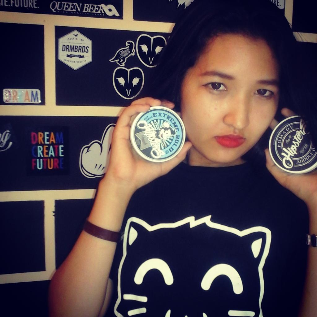 hipsters pomade #extremehold #middlehold                idr.80k
minat siap bungkus <a href="/AyayanPratama/">yanyan</a> <a href="/Sokap_Haircut/">SOKAP-MAN Grooming</a>