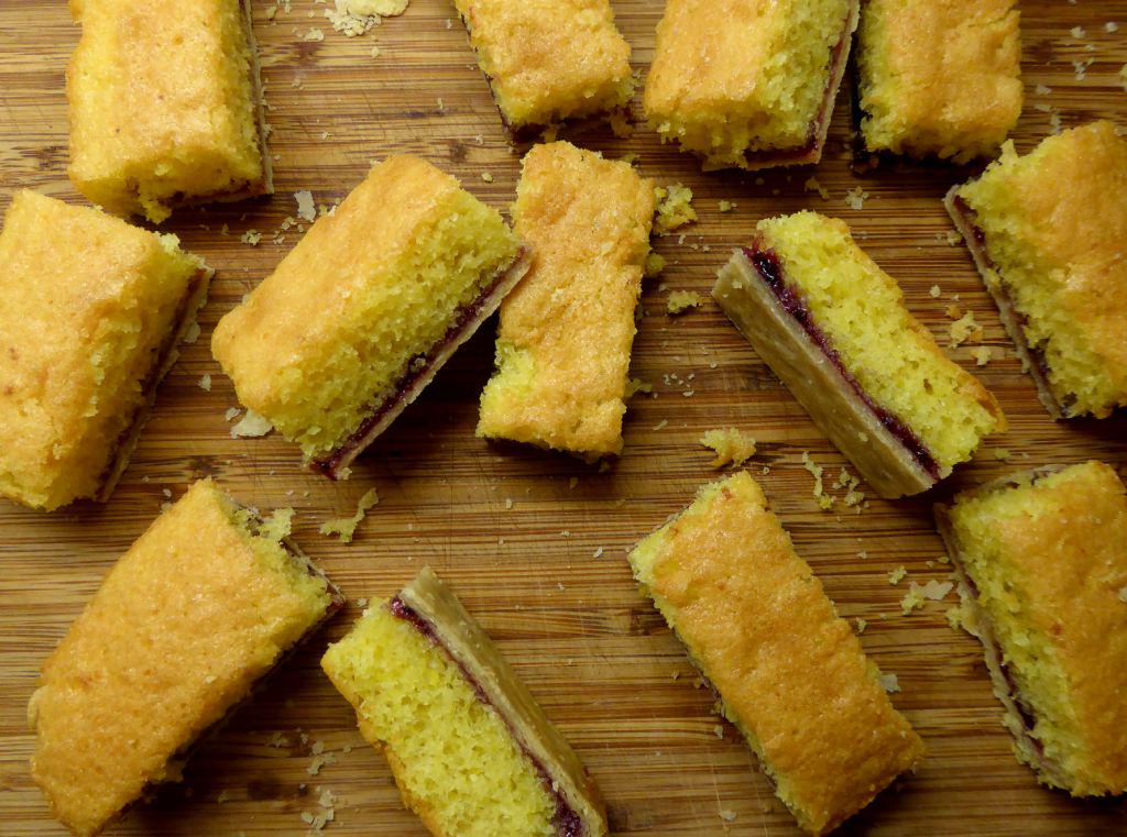 BlunderousBaker's tweet photo. New Post! Lemon and Blackcurrant Bars...take some Summer into Autumn with you. https://t.co/rpssRkE4J3 http://t.co/nBiRVYvctq