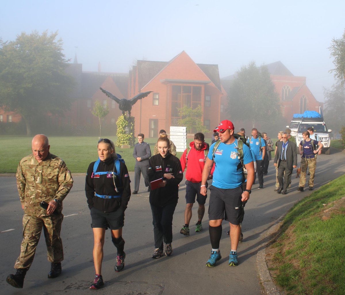 ellesmerecoll's tweet photo. Lovely to meet the members from @supportthewalk this morning, inspiring people with amazing stories. #WalkOfBritain http://t.co/s2aSuXuYol