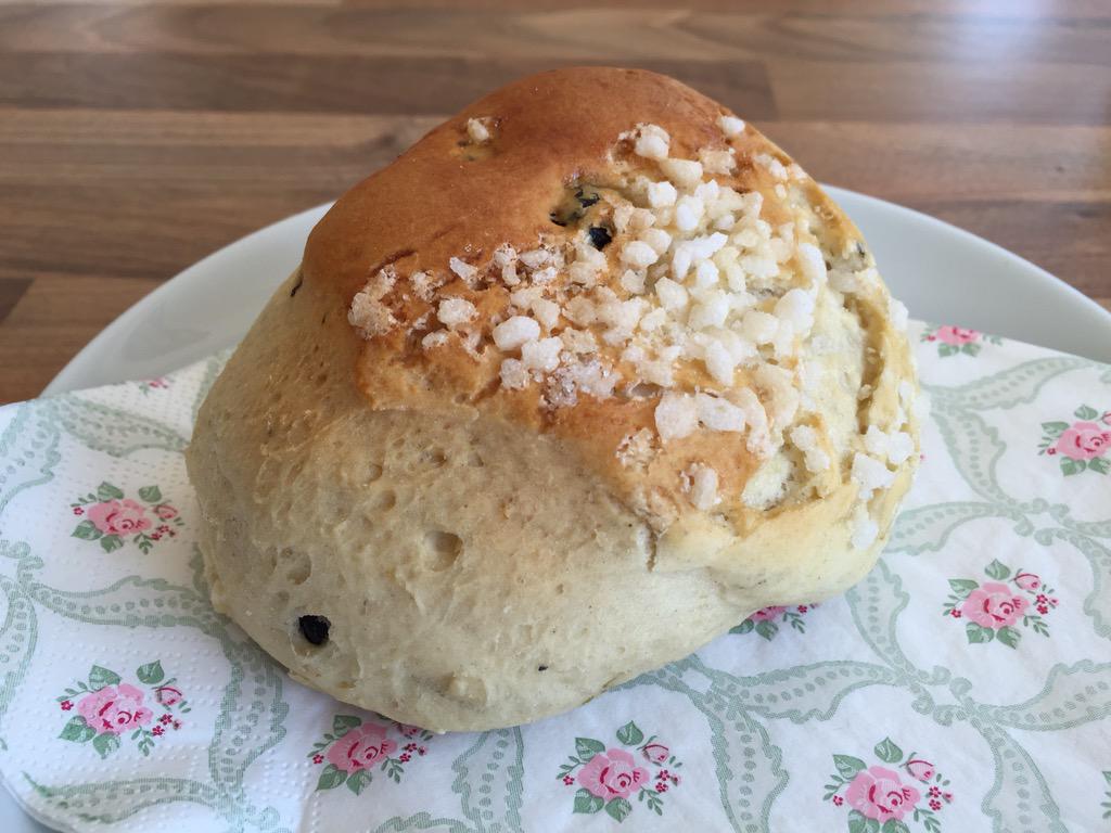 EmsBrewhouse's tweet photo. A yummy Pear &amp; Blueberry Scone from @bakerboysbread @emsworthproduce @EmsworthLife #emsworth http://t.co/reagT7YR9b