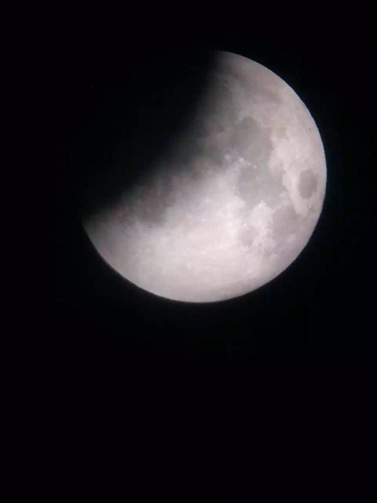 uolb306's tweet photo. #SuperBloodMoon CaiJun http://t.co/9xxosQihkb