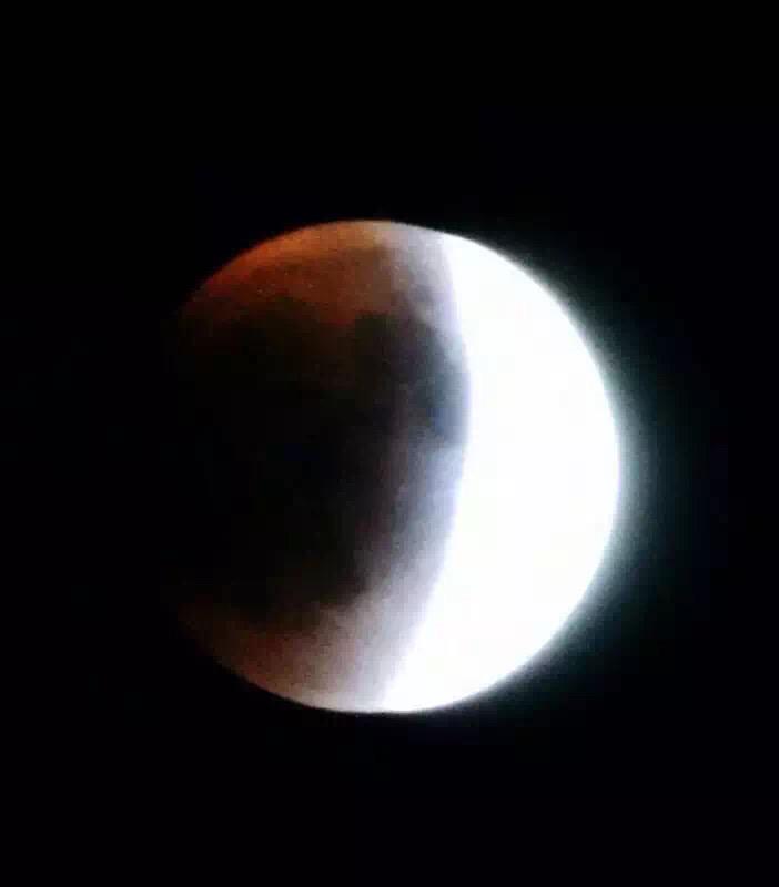 uolb306's tweet photo. #SuperBloodMoon CaiJun http://t.co/9xxosQihkb