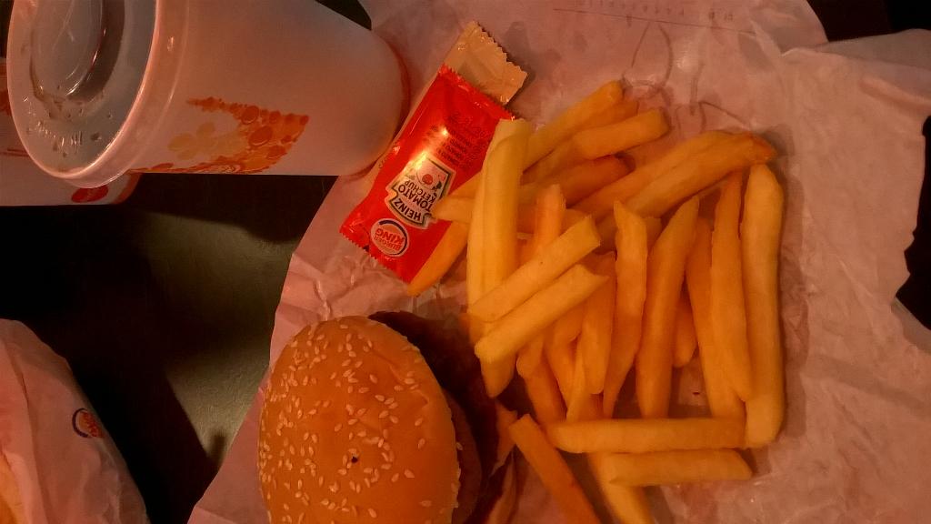 lovedorange's tweet image. After completing 139mi last week.. It's rest day. Burger King for lunch; #lovinit #wrongbrand