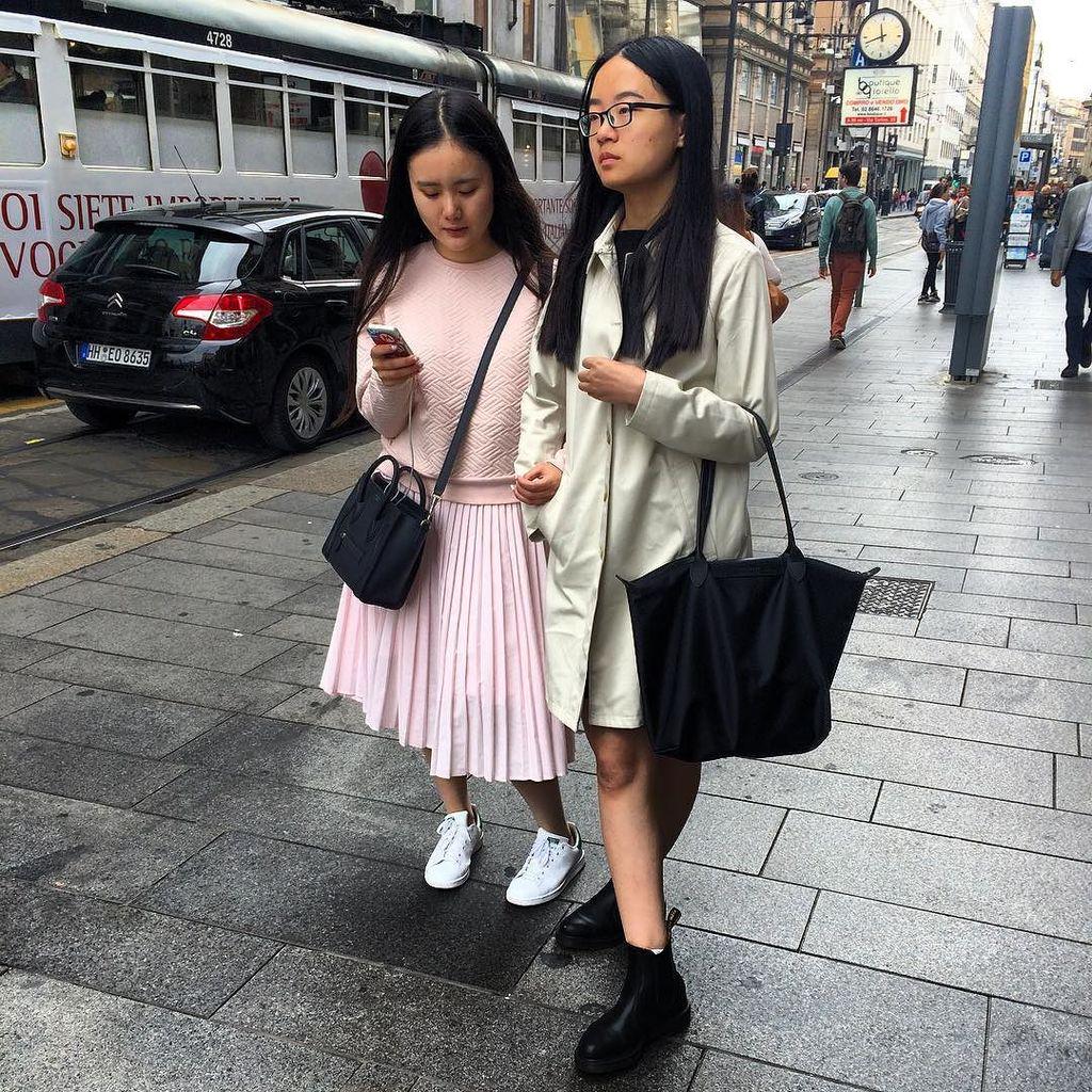 PinkieFanClub's tweet photo. No filter in pink :) lovely China #pink #mfw15 #ifeelpink #pinkiepie #chinesegirl #styles #streetstyle #streetwear … http://t.co/gbE4bKv50C