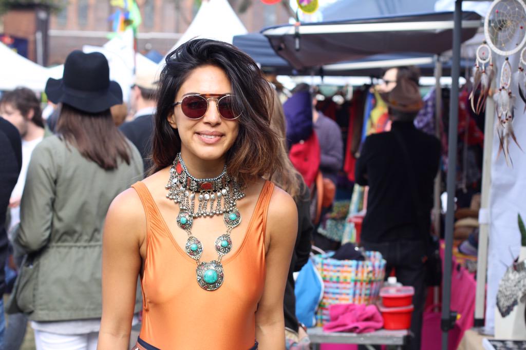 onmovingbyida_'s tweet photo. Accessory shopping happiness. Lessons in layering o the site #keepmoving http://t.co/8mXyYXVMcA