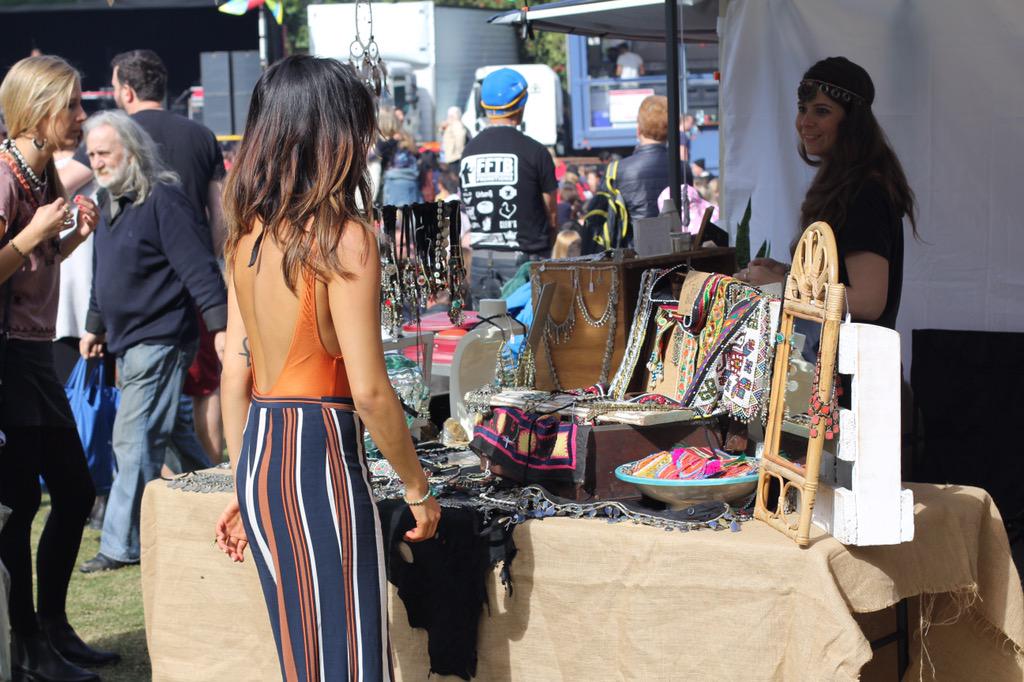 onmovingbyida_'s tweet photo. Accessory shopping happiness. Lessons in layering o the site #keepmoving http://t.co/8mXyYXVMcA