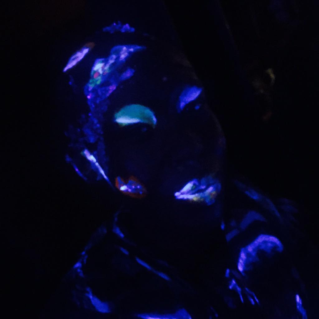 FAHJuk's tweet photo. #Fashoff #Disclosure #LFW2015 @RBStudiosLDN #makeup  #hair #London #art #uvmakeup #love @RedBullUK @VoiceofMode http://t.co/pwwY0YllfU