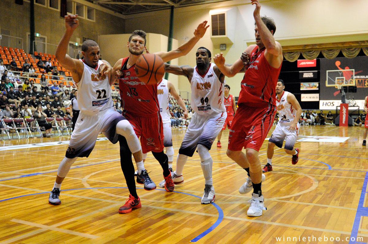 wintheboo's tweet image. HARD WORKERS!! @jpep30 @ChapFTW @Silly_BI @Rick_Rickert at #HOSGAMES2015 

#千葉ジェッツ vs #ライジング福岡