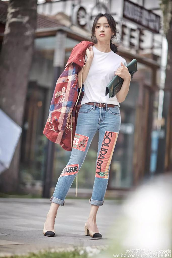 overhunn's tweet photo. when you say that she is not the most beautiful girl in the world what are you seeing? http://t.co/dnwFNsNLM7