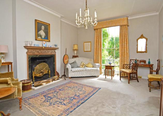 AbsoluteNW's tweet photo. Behind the charming Highgate house with untouched wartime #interiors http://t.co/LKbQoVyGgY via @HamHighProperty http://t.co/iPWEXKK5yZ