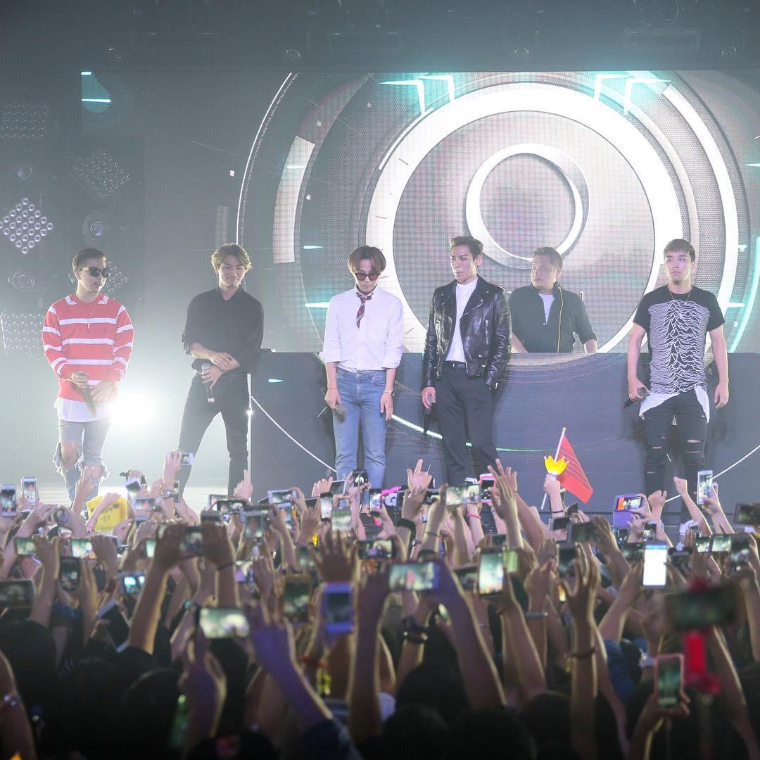 d7thsense_'s tweet photo. 150928 BIGBANG - MADE Tour In Taiwan After Party http://t.co/f8aqFkVKgZ