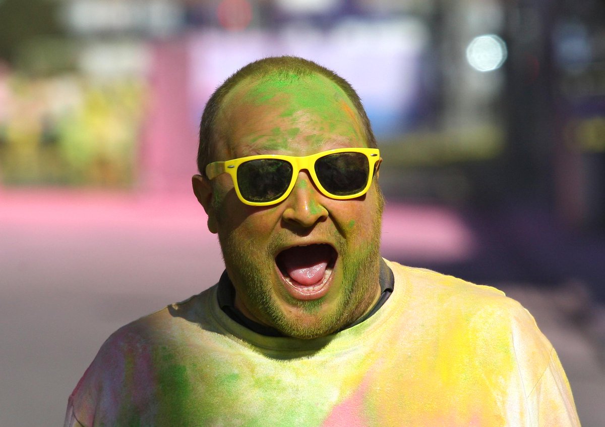 dailyecho's tweet photo. Another chance to see Southampton explode with colour @naomiandjack's #RainbowRun: http://t.co/OKXNz6roSN http://t.co/hibFnhdLnA