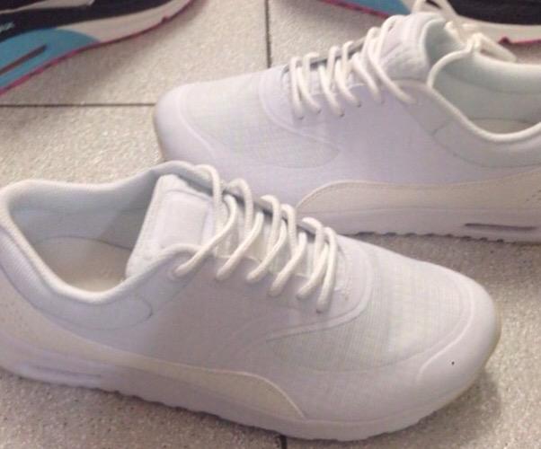 airmaxyropa's tweet photo. EN STOCK TALLA 41 24-48h EN TU CASA http://t.co/JmX4H8WVO6