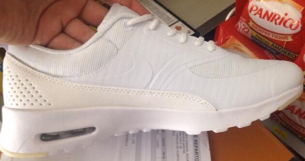 airmaxyropa's tweet photo. EN STOCK TALLA 41 24-48h EN TU CASA http://t.co/JmX4H8WVO6