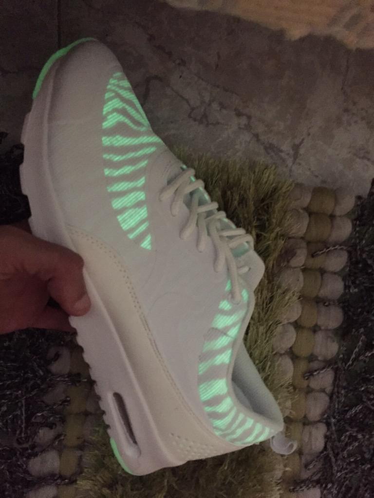 airmaxyropa's tweet photo. EN STOCK TALLA 41 24-48h EN TU CASA http://t.co/JmX4H8WVO6