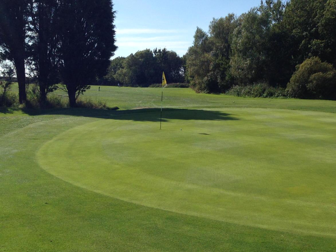 garrison7's tweet photo. Hustling my way round cooden. Birdie putt to come. http://t.co/nOvptzuV6o