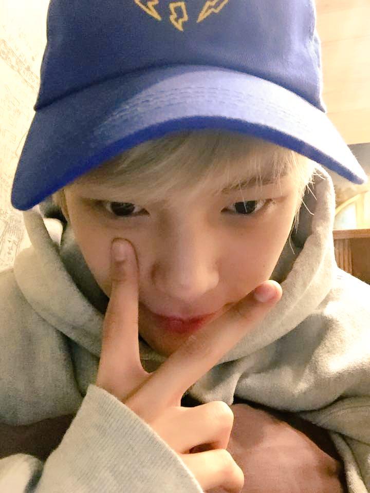 OfficialMONSTAX's tweet photo. [#민혁] 먹고싶은거 다 먹느라 행복한데 아가들도 잘 지내지? 보고싶네 헤헤 #미녘이 http://t.co/rHUoQtx4Ax