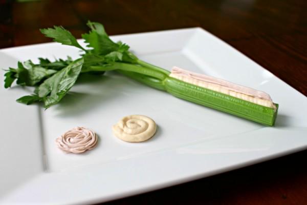 RecipeForPerfec's tweet photo. Celery Snack with PB & J Cream Cheese | #TimeLordChefs http://t.co/nbp9A8xK6l #food #cooking http://t.co/gxxOH1oWmz