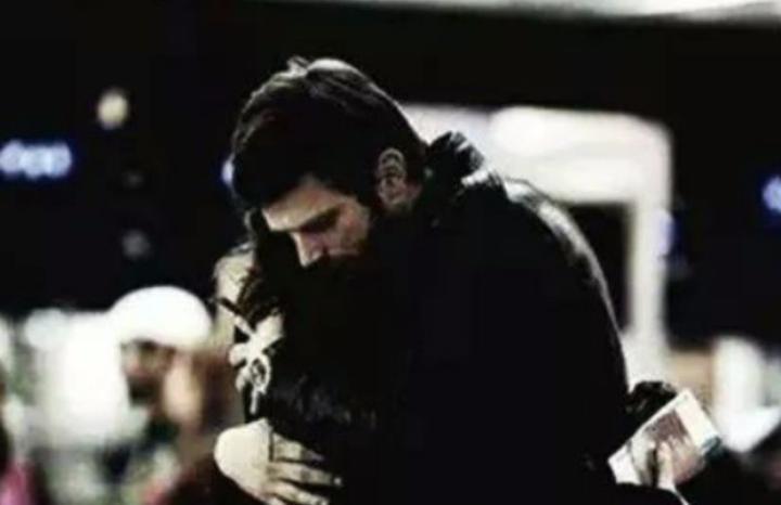 و گلمآ   لمحت عآشقين؛
..♡♡.. تمنيتگ معي