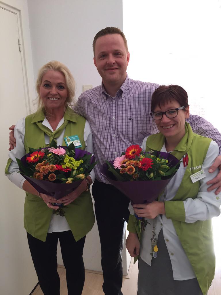 PlusFranssen's tweet photo. Onze eerste 2 officiële jubilarissen, 5 jaar in dienst. Gefeliciteerd Astrid en Bianca! http://t.co/Tju1c5kNp7