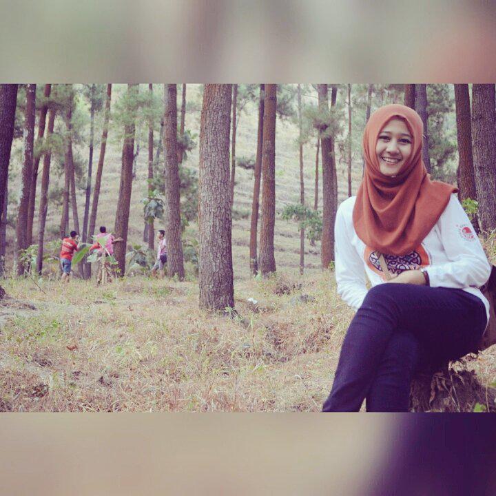 ikanitra's tweet photo. Di mana letak lelahku ? http://t.co/BwvxUYyhOh
