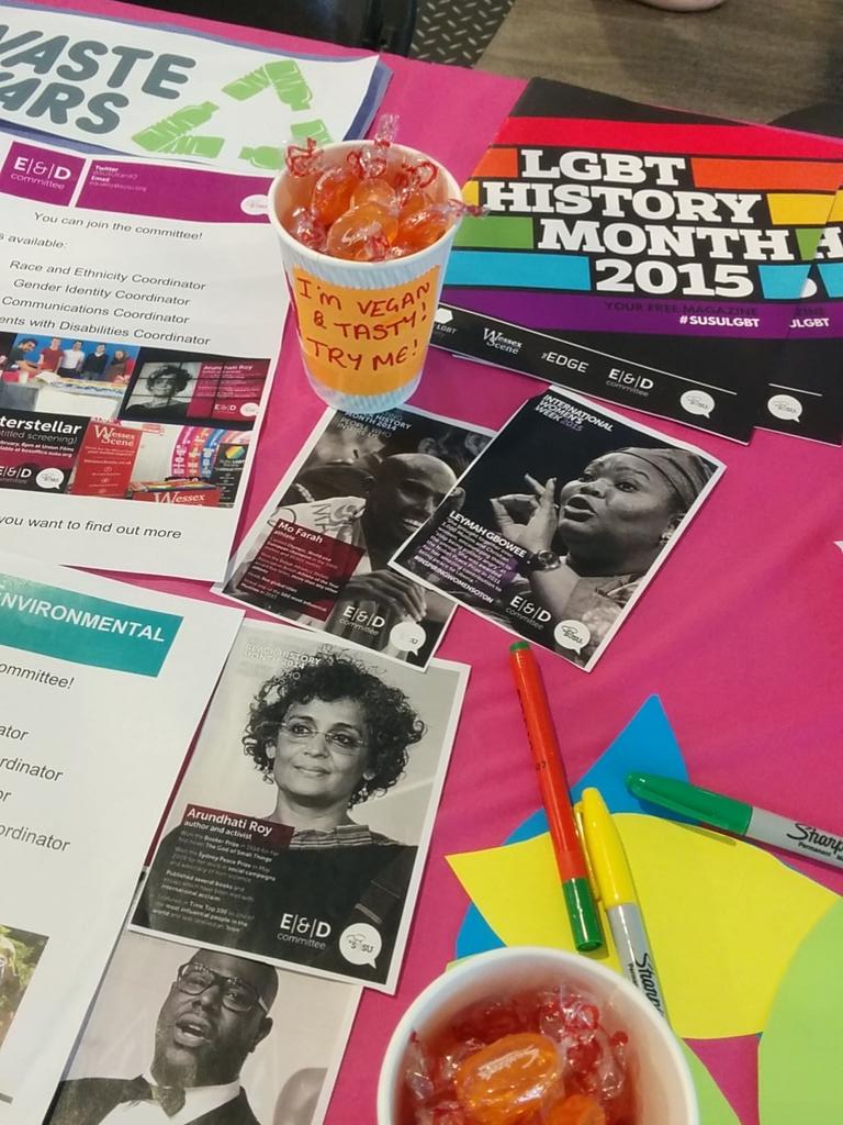 SUSUEandD's tweet photo. We're at Winchester School of Art this afternoon showing students the exciting things @YourSUSU offers! http://t.co/pKn2ww9Nk9