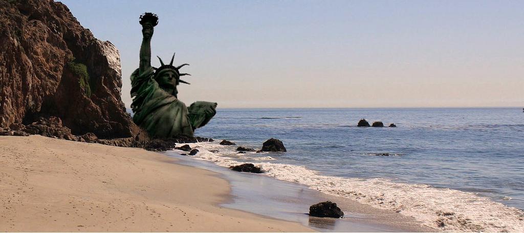 studioexec1's tweet photo. It looks like pictures of the big @NASA announcement have leaked early. #NASA #Mars http://t.co/5LLAkzNdP1