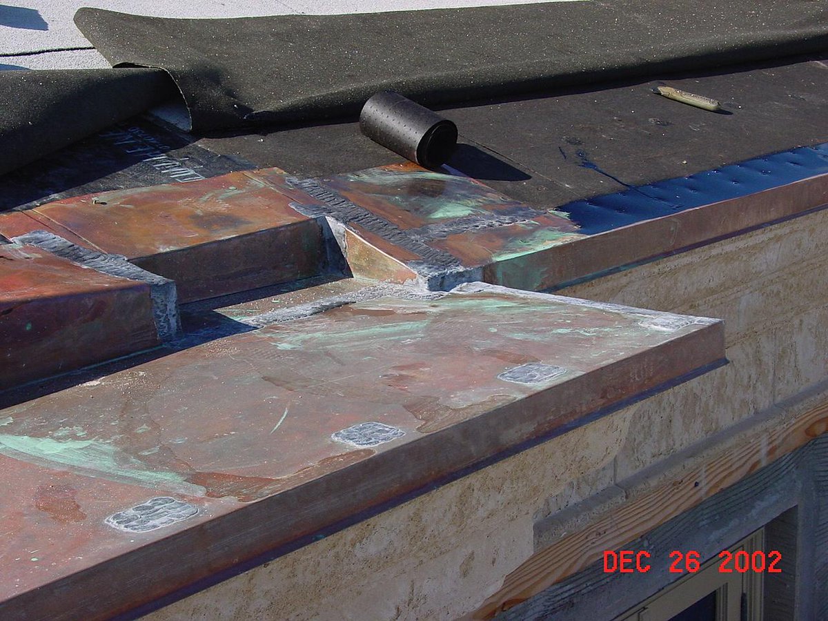 CarpentersRoof's tweet image. It’s not always what you see, but what you don’t see that makes it a Carpenter’s Roof. #copperflashing  #roofing #PB