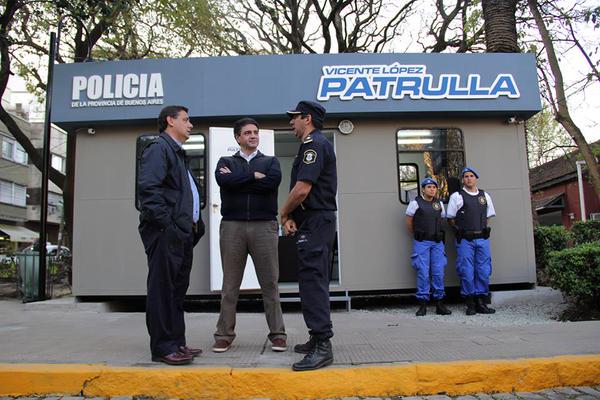 SeguridadVL's tweet photo. Destacamento Estación #Olivos Este destacamento funciona las 24 h. los 365 días del año, http://t.co/NNgQlXTPIR