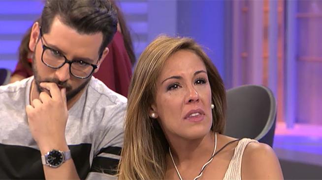 myh_tv's tweet photo. Era de esperar... @megancasas1 se ha puesto a llorar #TronoChicos http://t.co/qO6tp2Ywzb http://t.co/QPwzHLl8GG