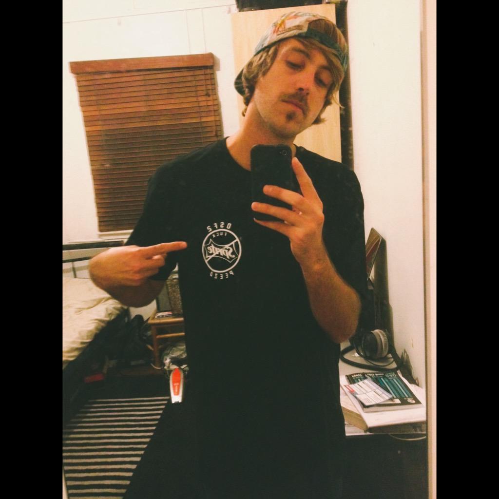 CitizenX_LBE's tweet photo. @Peezoyew cheers for the shirt dude👌#fucksprite #osf2 http://t.co/oY4BNhdtpg