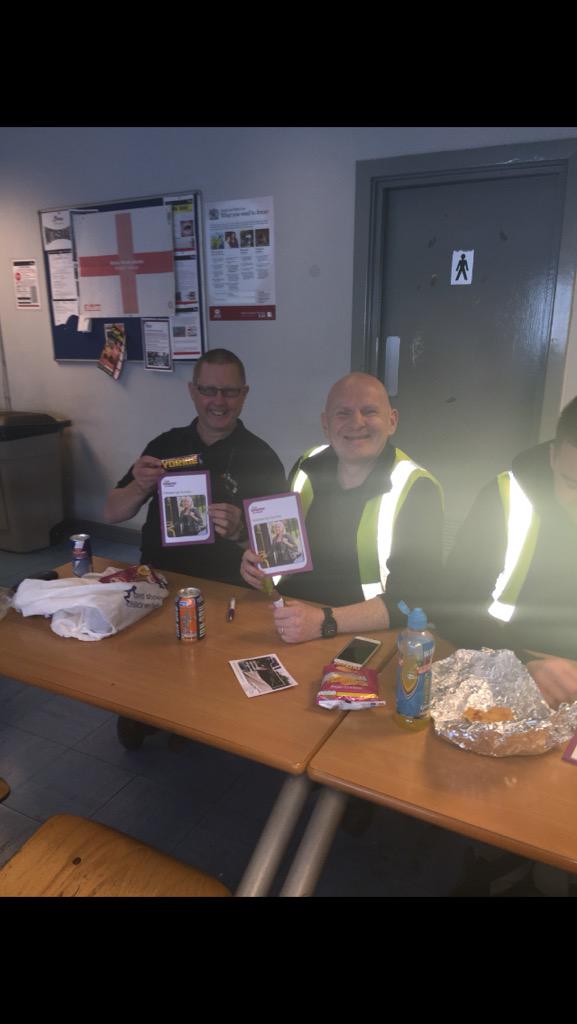 GoSmarterToWork's tweet photo. The staff @ vantec are filling their follow up surveys. #gosmartertowork #greenertravel http://t.co/bafiWpro8W