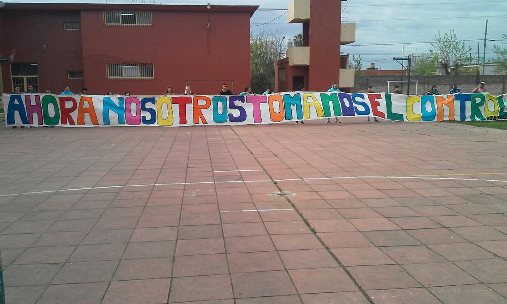 milagros96513's tweet photo. Ahora nosotros tomamos el control #PROMOLV http://t.co/I3OZRiAJ40