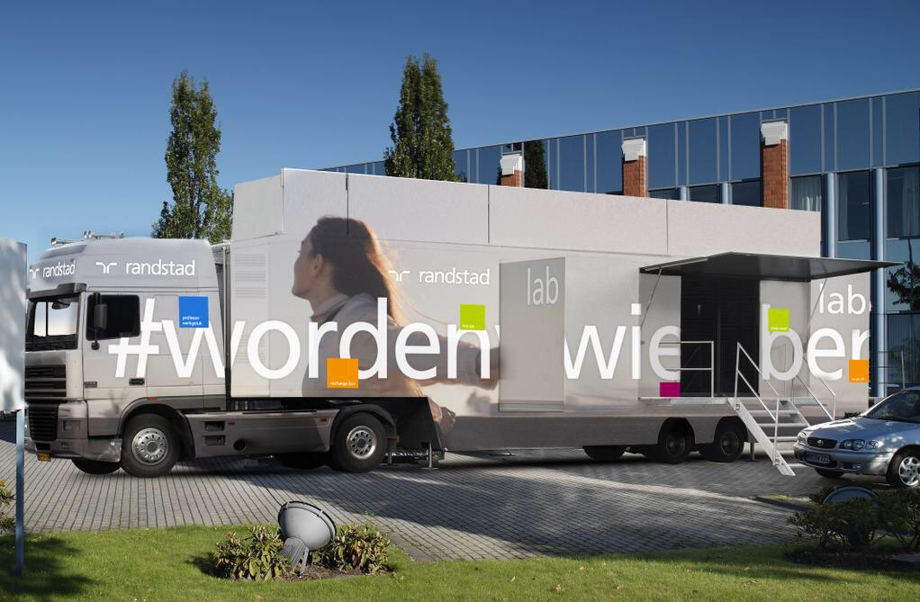 Mardekkers's tweet photo. Het #Randstad 'Worden wie je bent' #WWJB Lab staat morgen bij DSV Solutions in Venlo. Kom kijken! http://t.co/cwDeW4sajV