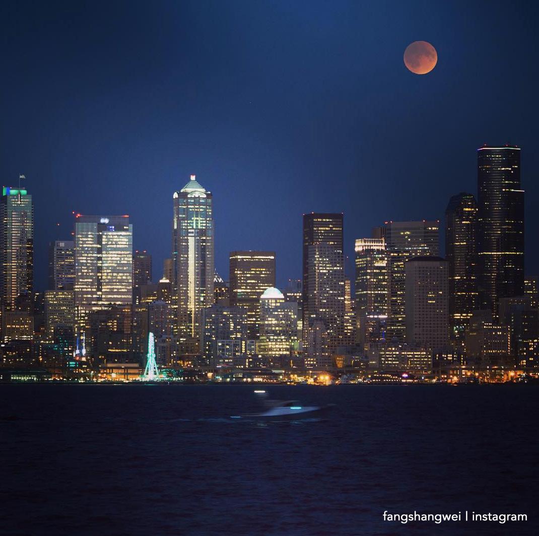 GMA's tweet photo. Two more awesome photos of the #SuperBloodMoon from Seattle and San Diego! #SuperMoon http://t.co/jmiySQLKs5