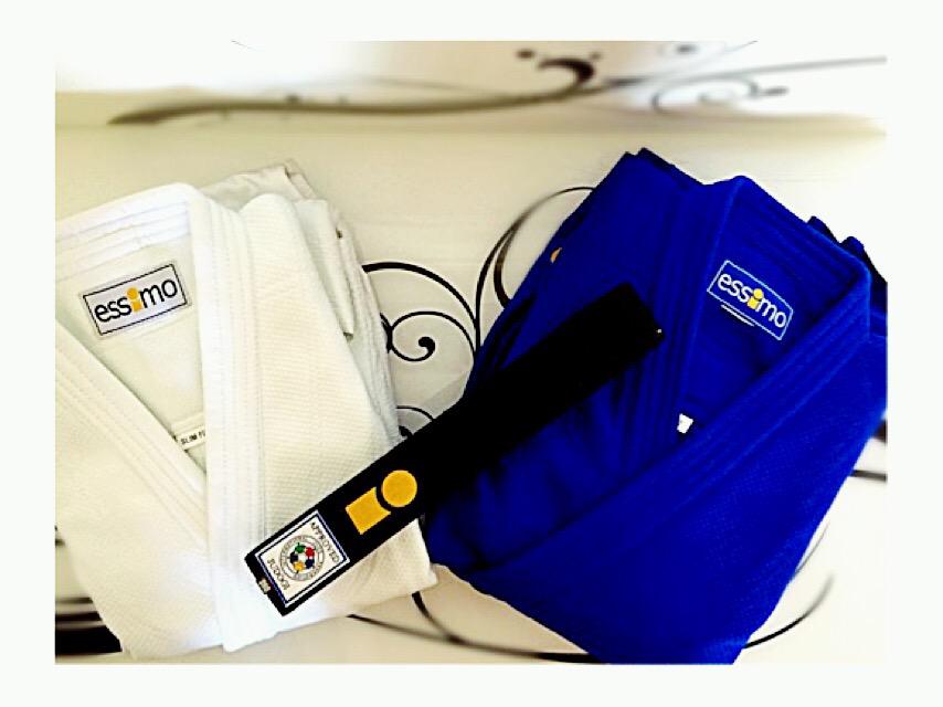 Da oggi si veste ESSIMO🔝⚪️🔵
#newsponsor #ijfgold #essimo