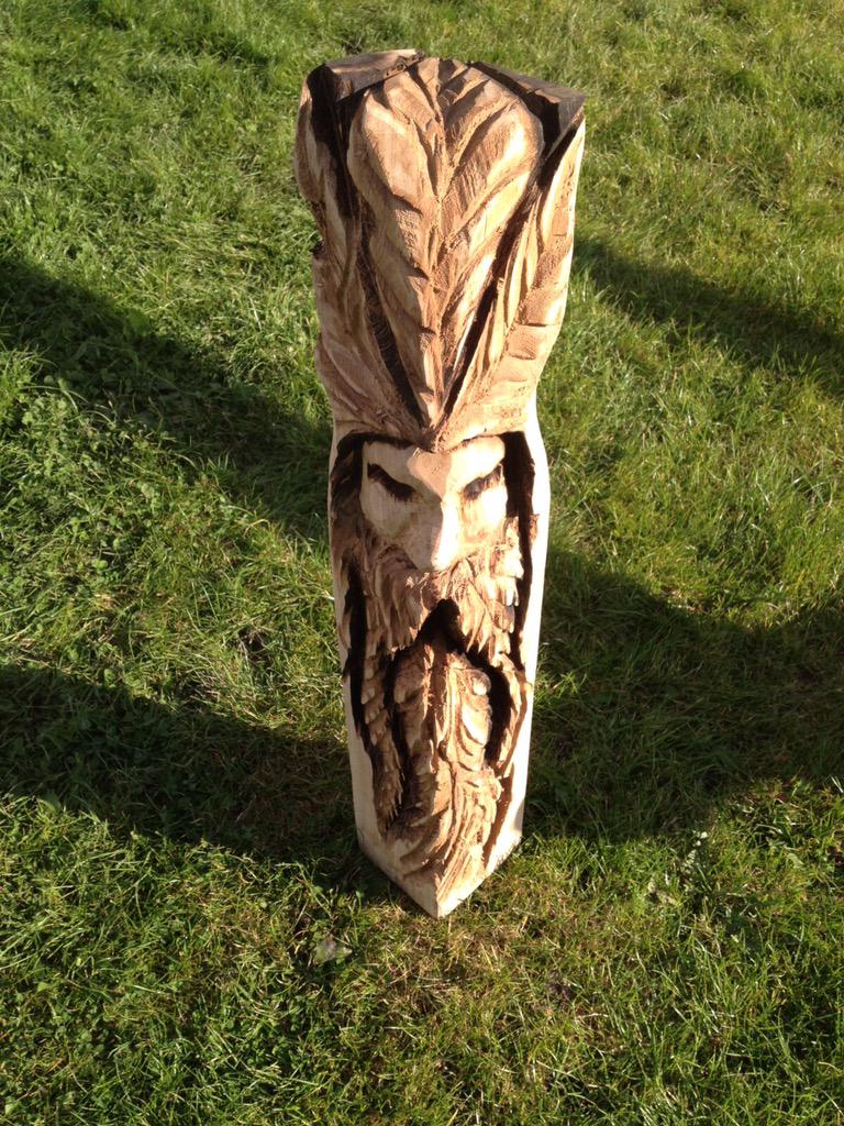 woodlawcarvings's tweet photo. Some of my carving I did @TheGlampingShow pictures taken by @doodlebuilder88 . Was a nice day ! Met some cool people http://t.co/dEZpNEGrTx