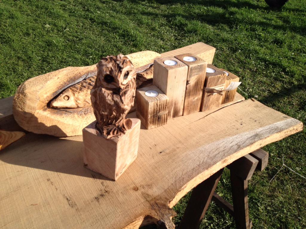 woodlawcarvings's tweet photo. Some of my carving I did @TheGlampingShow pictures taken by @doodlebuilder88 . Was a nice day ! Met some cool people http://t.co/dEZpNEGrTx