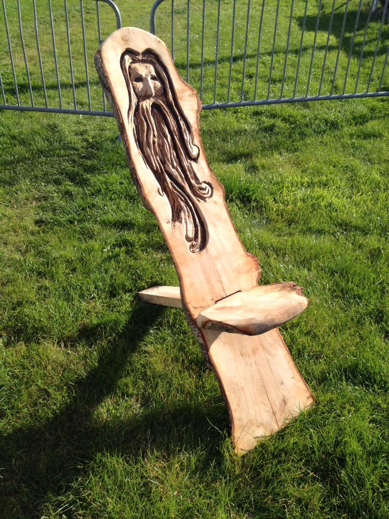 woodlawcarvings's tweet photo. Some of my carving I did @TheGlampingShow pictures taken by @doodlebuilder88 . Was a nice day ! Met some cool people http://t.co/dEZpNEGrTx