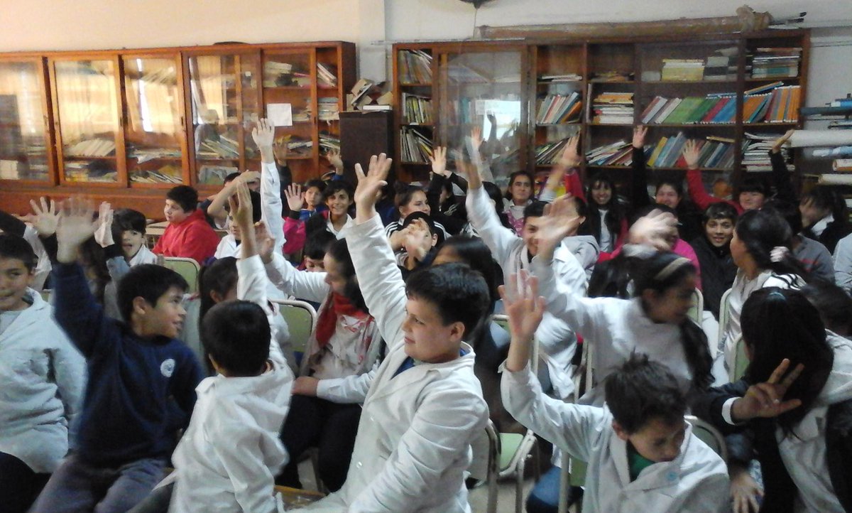 cuenta_de_baja's tweet image. #TallerSubiteSeguro de #LaMixta Agradecemos a las escuelas República de Bolivia Nro 610 y Congreso de Tucumán Nro 128