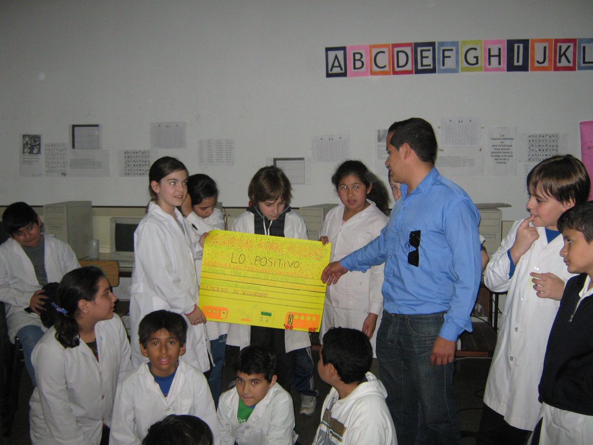 cuenta_de_baja's tweet image. #TallerSubiteSeguro de #LaMixta Agradecemos a las escuelas República de Bolivia Nro 610 y Congreso de Tucumán Nro 128