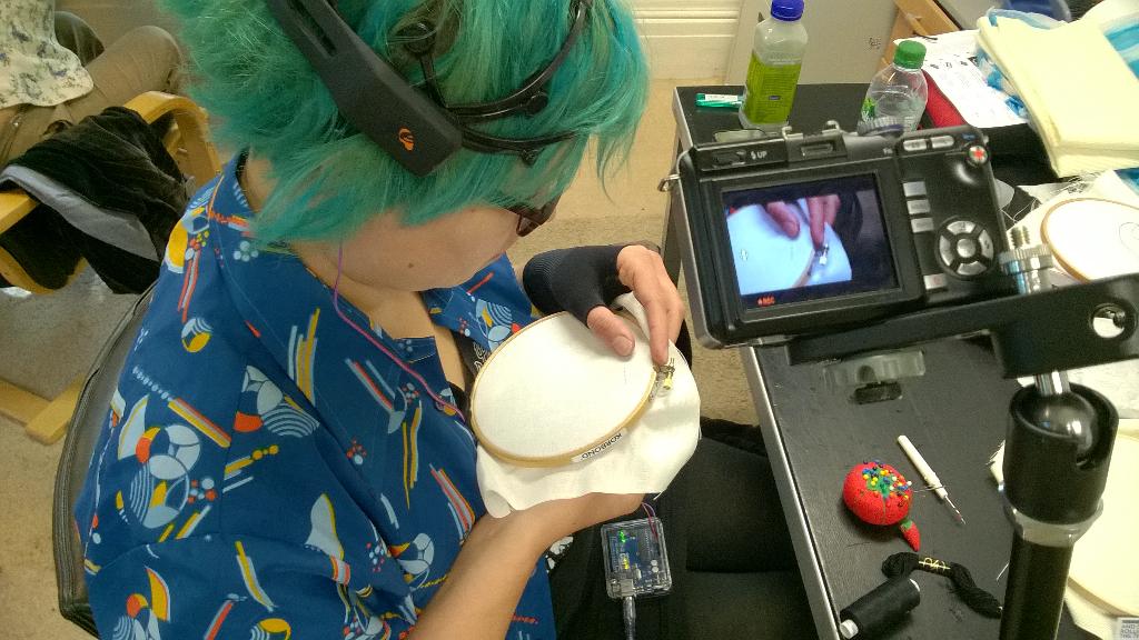 gemmamaypotter's tweet photo. @tonibuckby hooked up for #flow testing @DMLabsUK #DigitalOutsider #Floment http://t.co/zfm3b9IXFU