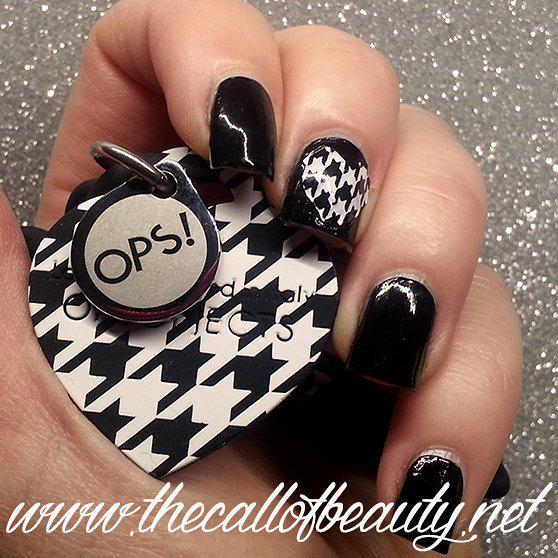 CallOfBeautyIta's tweet photo. #nailart inspired by my #opsobjects #bracelet
#opslove #accessories #fashionista #fashion… http://t.co/1U7cmusqEw http://t.co/rDXtUeAljP