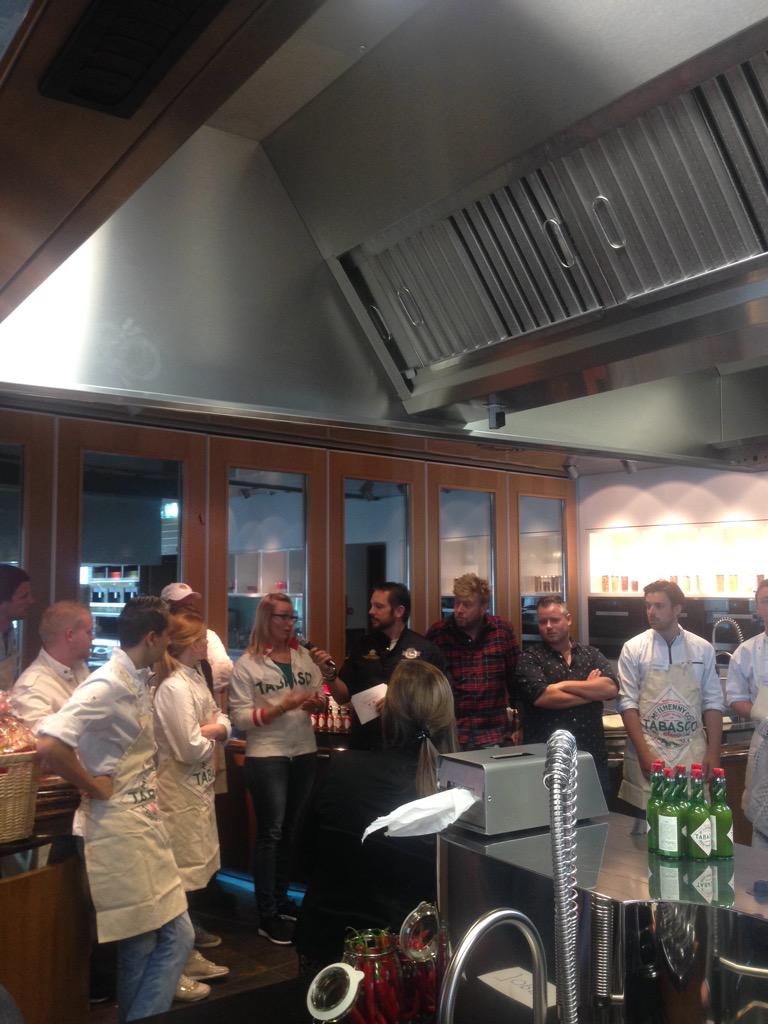 We zijn begonnen! Voorstellen van onze top jury @Guillaumedebeer  en <a href="/MisterKitchens/">Mister Kitchen</a> en <a href="/jordalthuizen/">Jord Althuizen</a> #spannend