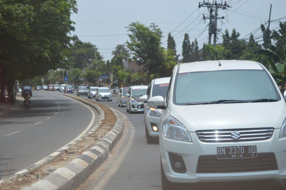 erci_babel's tweet photo. Pesta keluara new ertiga dan lauching ertiga 27 september 2015. Bangka. http://t.co/4MpiGzSEgc