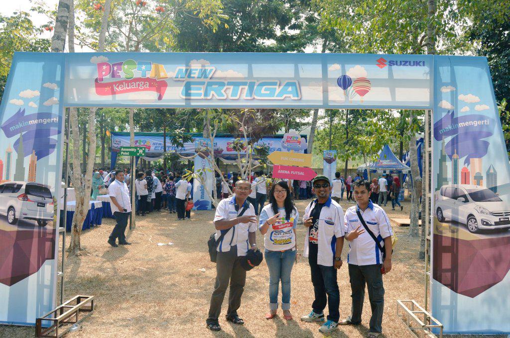 erci_babel's tweet photo. Pesta keluara new ertiga dan lauching ertiga 27 september 2015. Bangka. http://t.co/4MpiGzSEgc